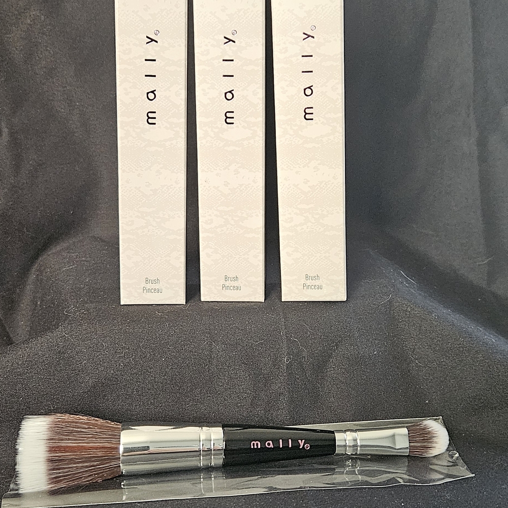 Mally Dual-Ended Face Makeup Brush, 3 Total